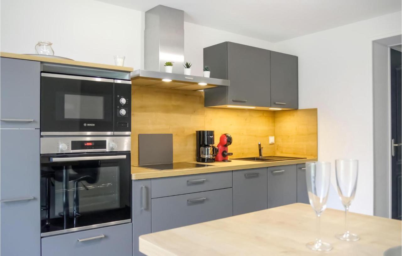 Gorgeous Apartment In Pirou With Kitchen Extérieur photo
